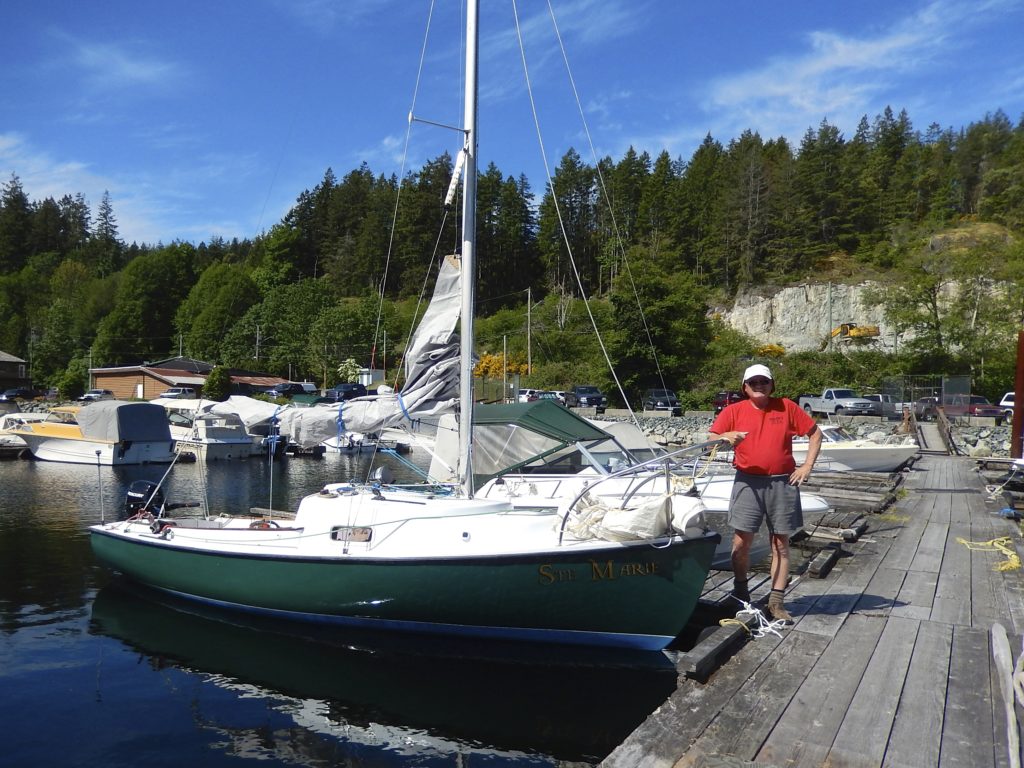 19-foot O'Day Mariner sailboat