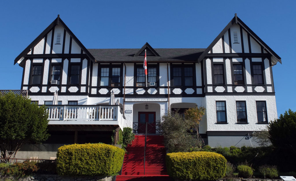 Places to Stay: Old Courthouse Inn Powell River