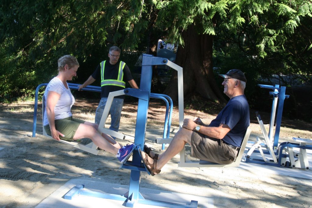 Rotary Club Fitness Equipment - Willingdon Beach